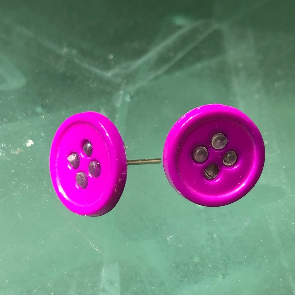 BUTTON EARRINGS